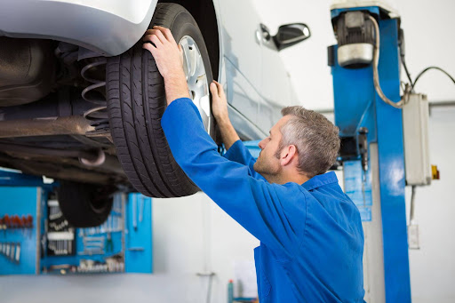 Sinais De Que Seu Carro Precisa De Alinhamento E Balanceamento,
